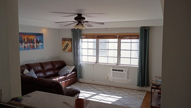 Building Photo - 1616 Michigan Ave