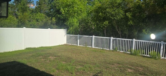 Building Photo - 256 Legends Vlg Lp