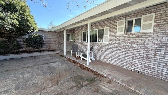 Building Photo - Concord, Nicely remolded 3 bedroom, 3 bathroom home w/ 2 car garage and Tesla solar system