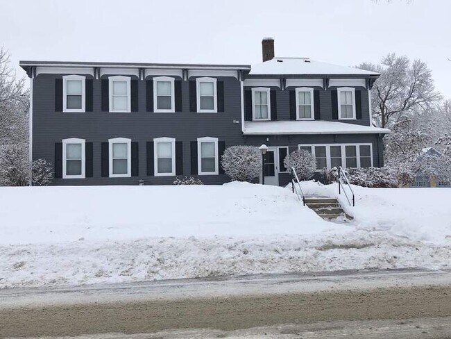 Building Photo - 213 W Vernon Ave