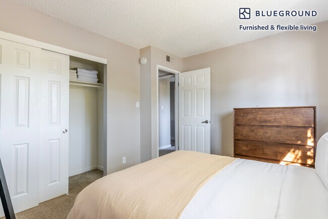 Building Photo - 350 Budd Ave