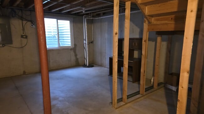 Building Photo - 434 Vaughn Cir