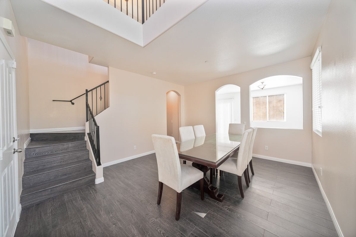 Building Photo - 3072 Parkway Cir