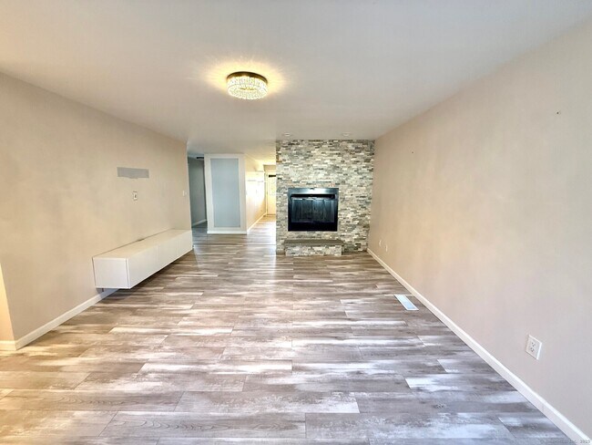 Building Photo - 290 Brittany Farms Rd