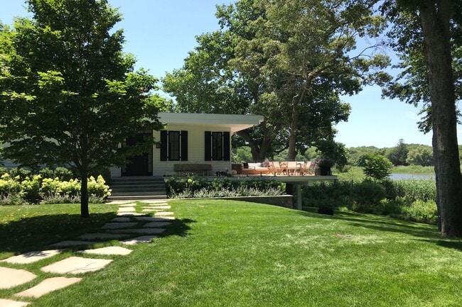 Building Photo - 51 Dumar Dr