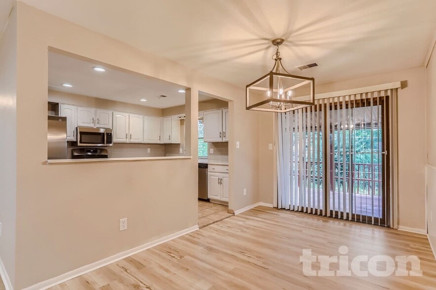 Building Photo - 2965 S Eaton St