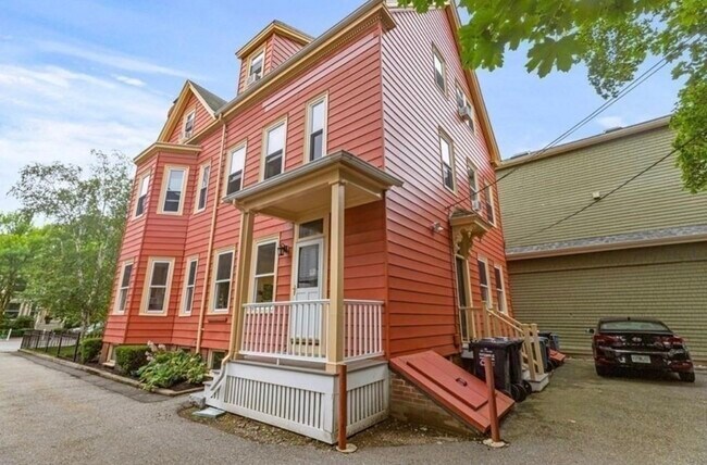 Building Photo - 1529 Cambridge St
