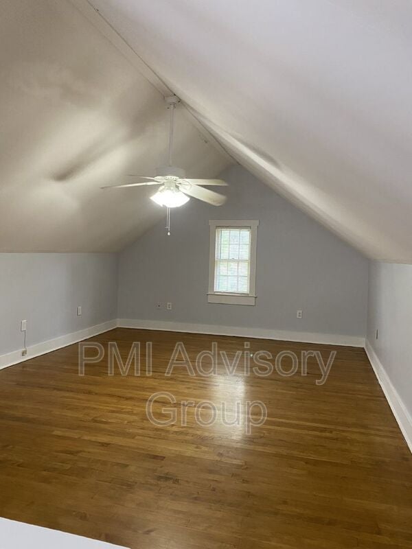 Building Photo - 845 SW Frazier Ave