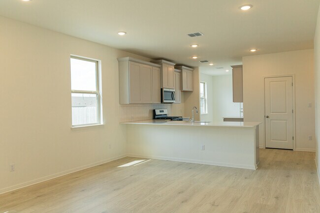 Building Photo - 388 Glocken Ln