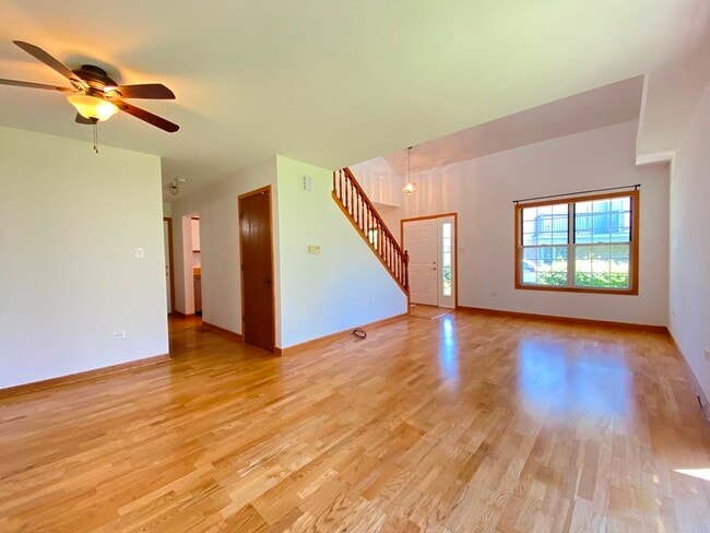 Building Photo - 3503 Willowview Ct