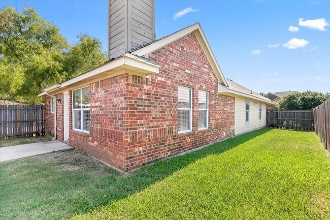 Building Photo - 8801 Chaps Ave