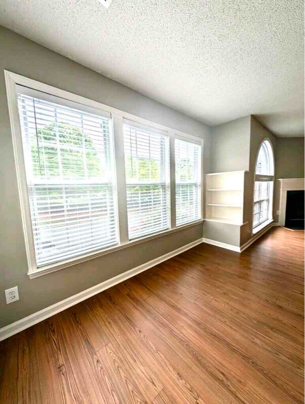 Building Photo - 621 Mill Pond Ct