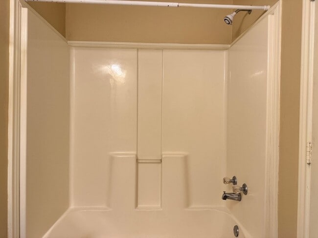 Building Photo - 16011 Echo Glen Dr
