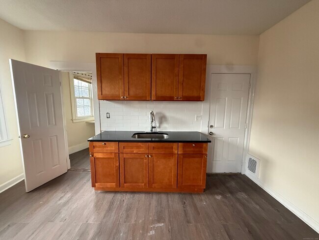 Building Photo - 204 Homestead Ave