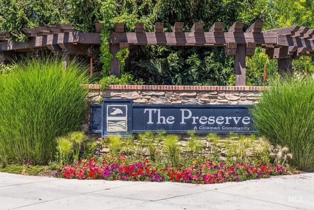 Building Photo - 319 N Baxter Way