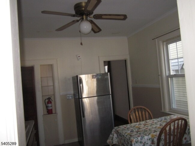 Building Photo - 45 Niles Ave