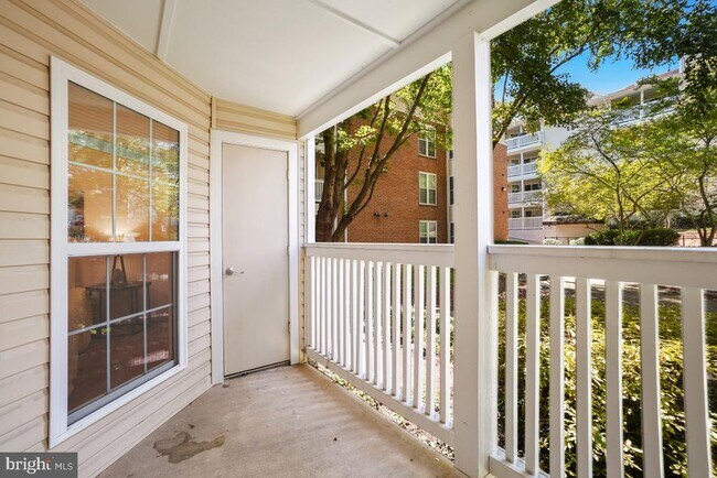 Building Photo - 1524 Lincoln Way