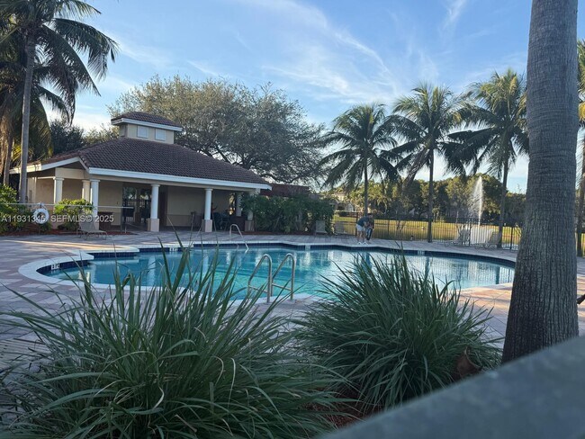 Building Photo - 2494 Centergate Dr