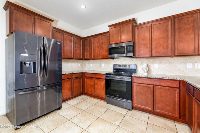 Building Photo - 632 Stonebriar Dr