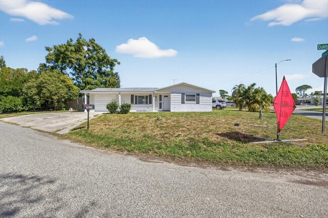 Building Photo - 3624 Oakhurst Dr