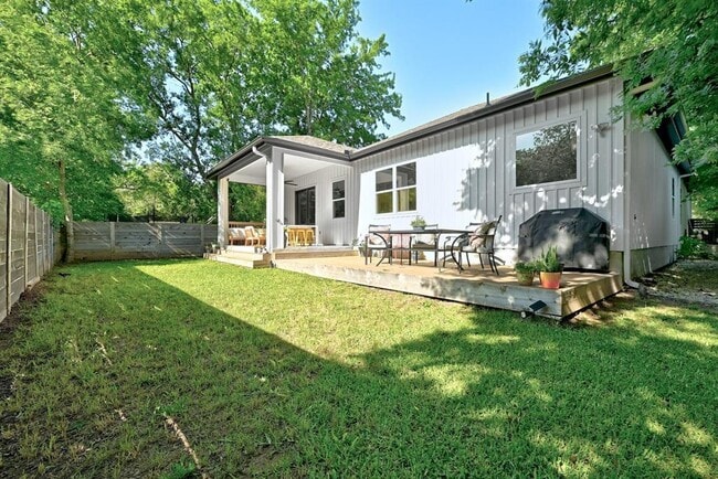 Building Photo - 4707 Craigwood Dr