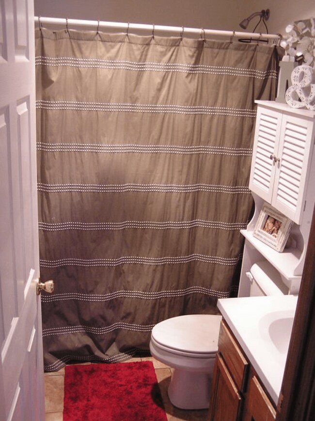 Building Photo - 128 Waller Ave