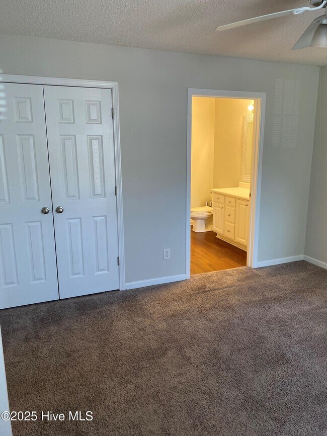 Building Photo - 5010 Hunters Trail