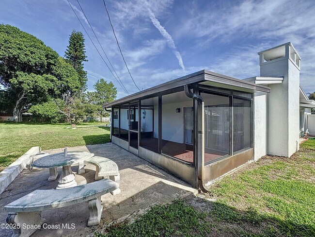 Building Photo - 205 Bimini Dr