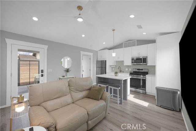 Building Photo - 17764 La Entrada Dr