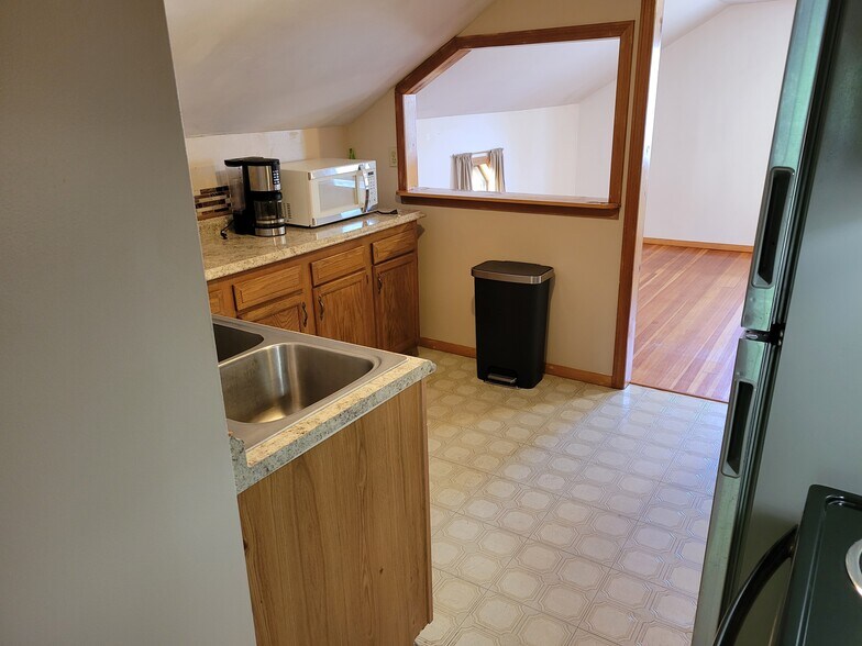 KItchen to Living Room - 6 Briggs St