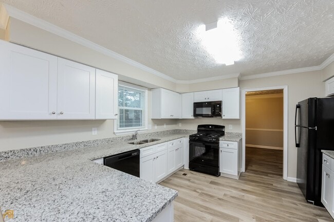 Building Photo - 4971 Shallow Ridge Ct NE