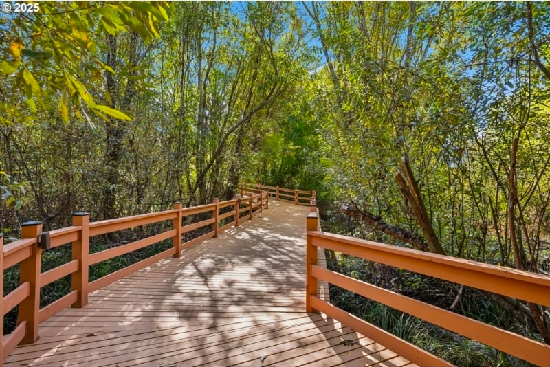 Building Photo - 730 NW 185th Ave