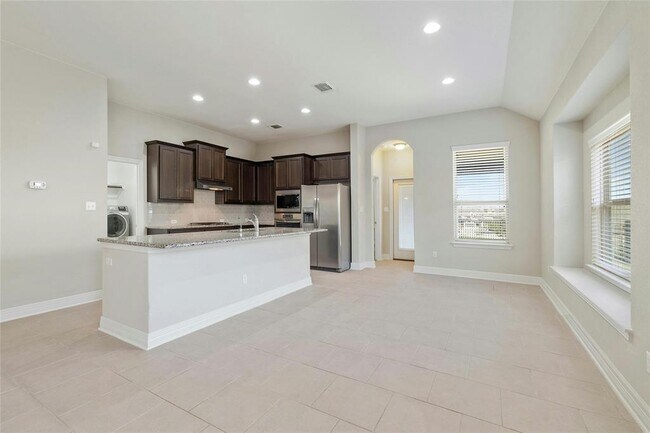Building Photo - 416 Blue Waterleaf Ln