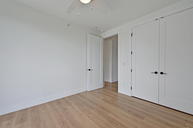 Building Photo - 1701 Simond Ave