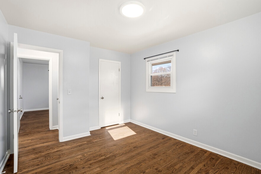 Building Photo - 3316 E Bottsford Ave