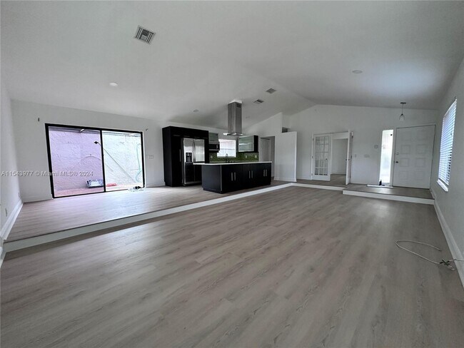 Building Photo - 547 Patio Village Way