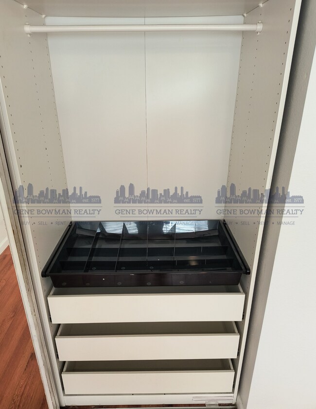 Building Photo - Charming 4-bedroom, 2-bathroom home located in the heart of San Diego