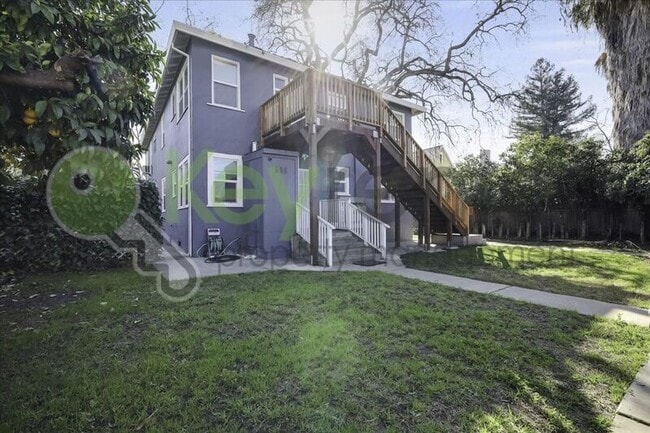 Building Photo - 1119 Lochbrae Rd