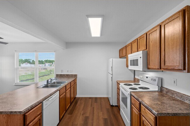 Building Photo - 2409-2411 Northampton Dr.
