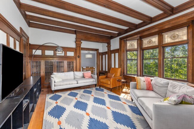 Building Photo - Great Heritage Hill Apartment for Rent