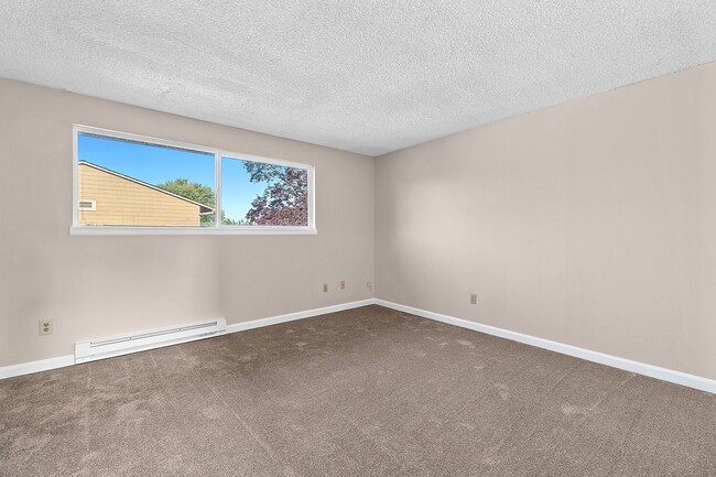 Building Photo - 325 N 29th Ave