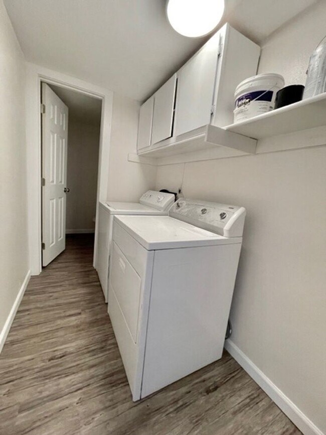 Building Photo - Renovated 2 Story Briargate Home with 3 Be...