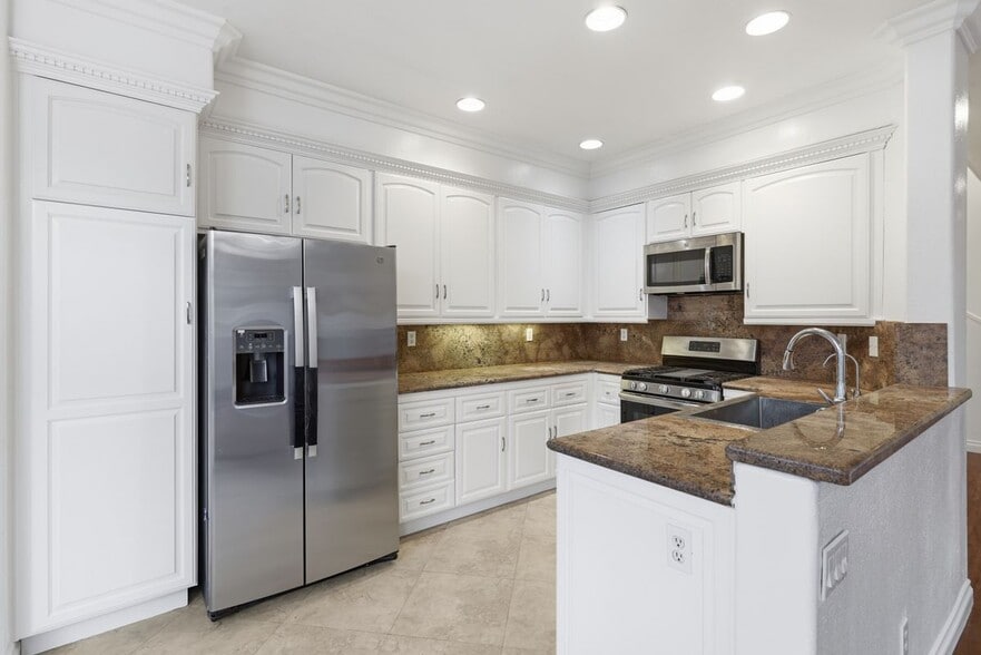 Building Photo - 8261 E Alpine Ct