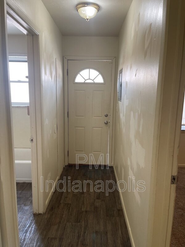 Building Photo - 122 W William Dr