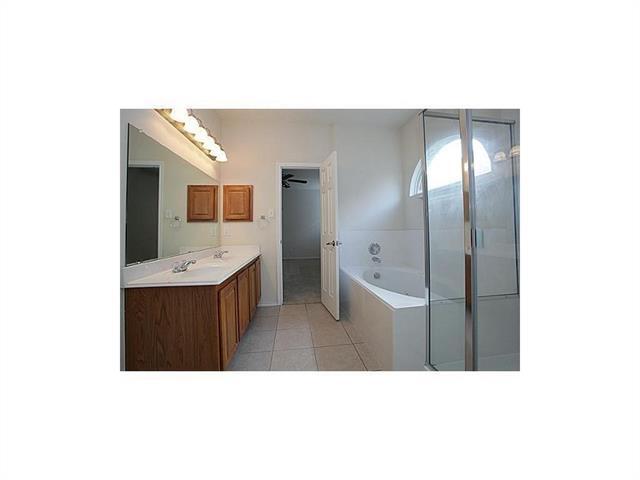 Building Photo - 1407 Hazelwood Dr