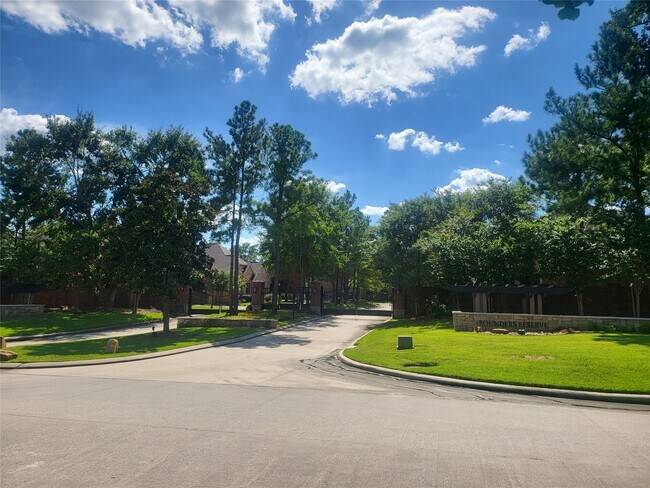 Building Photo - 8811 Van Allen Dr