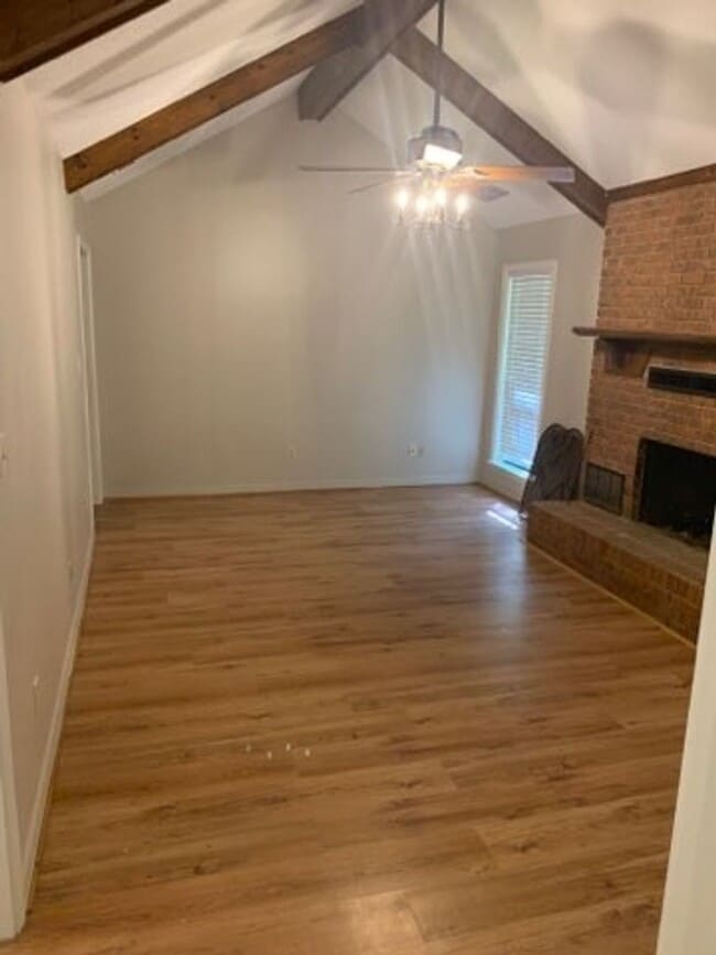 Building Photo - Britton Dr. - 4 Bedroom / 2 Bath House with Large Yard!!