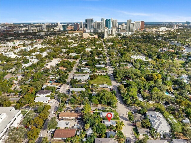 Building Photo - 230 SW 12th Ave