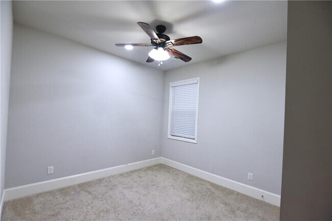 Building Photo - 4358 Mantova Dr NE