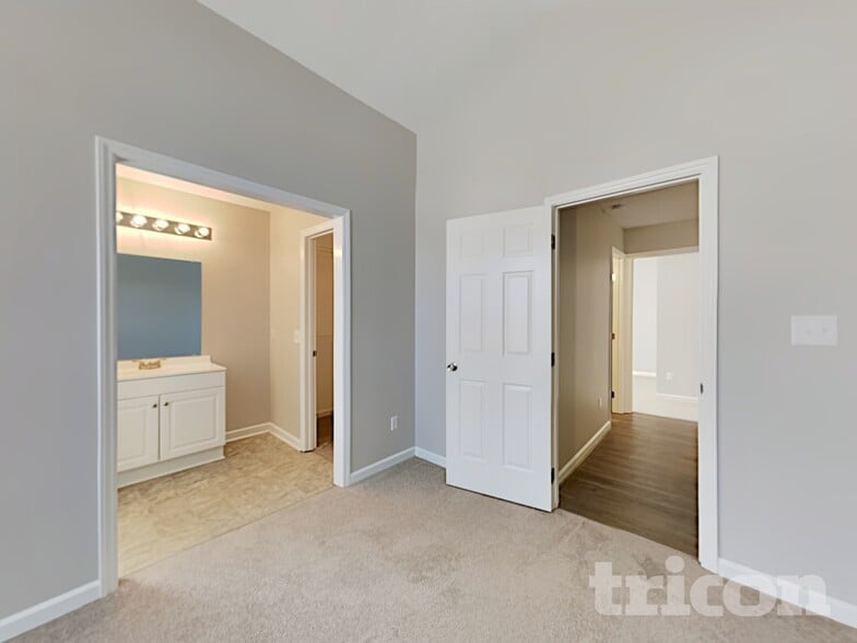 Building Photo - 1428 Smokey Mountain Dr